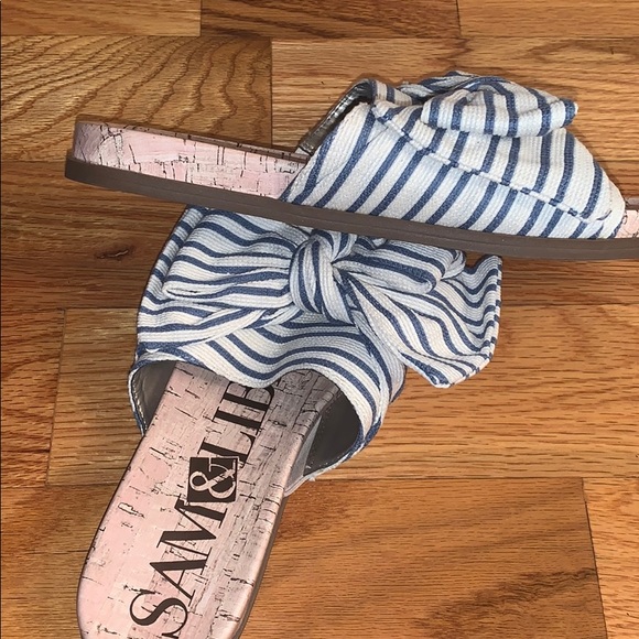 Super cute summer slides - Picture 3 of 3